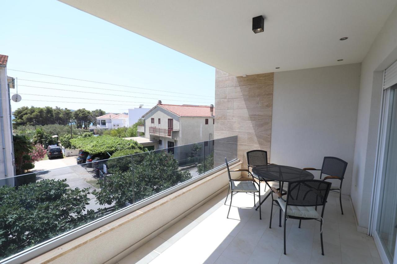Smil'E Apartments Vodice Bagian luar foto