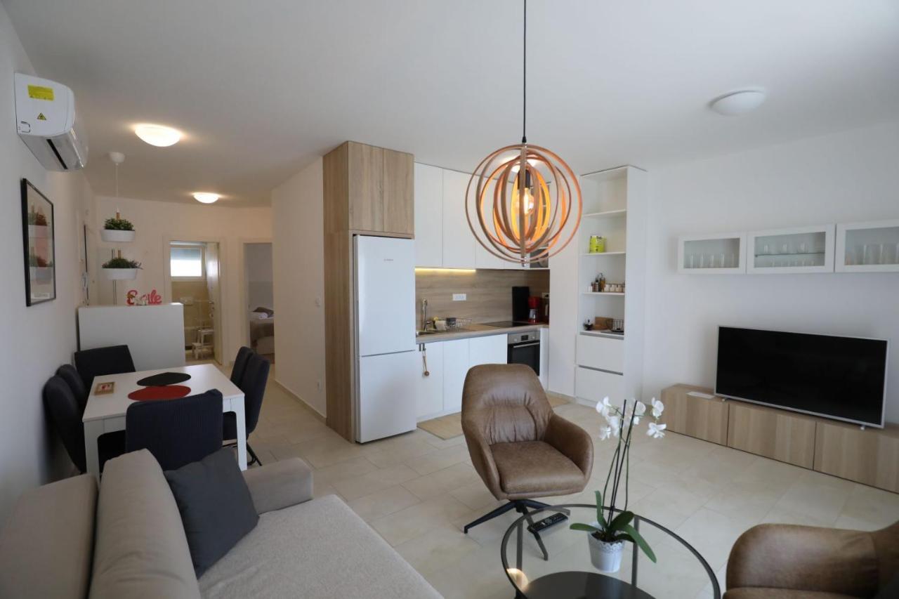 Smil'E Apartments Vodice Bagian luar foto