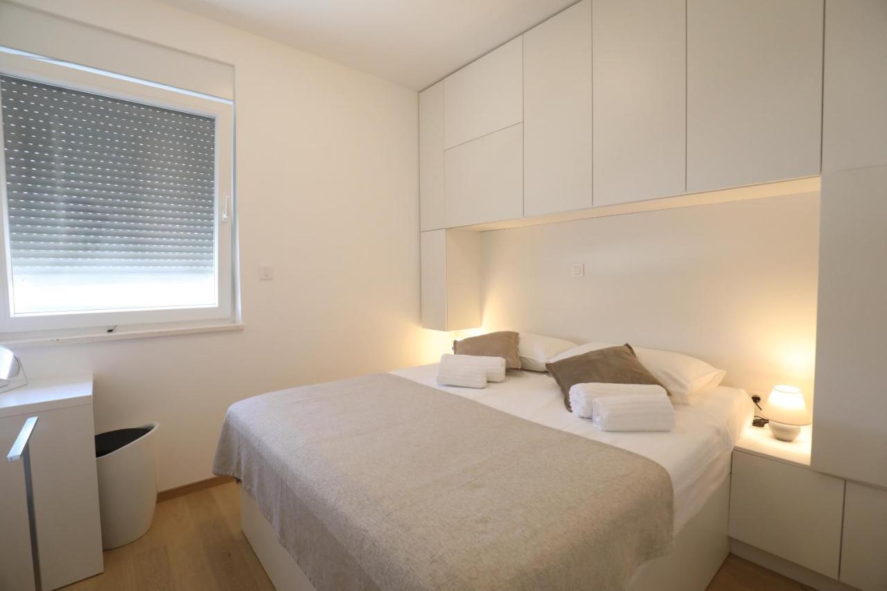 Smil'E Apartments Vodice Bagian luar foto